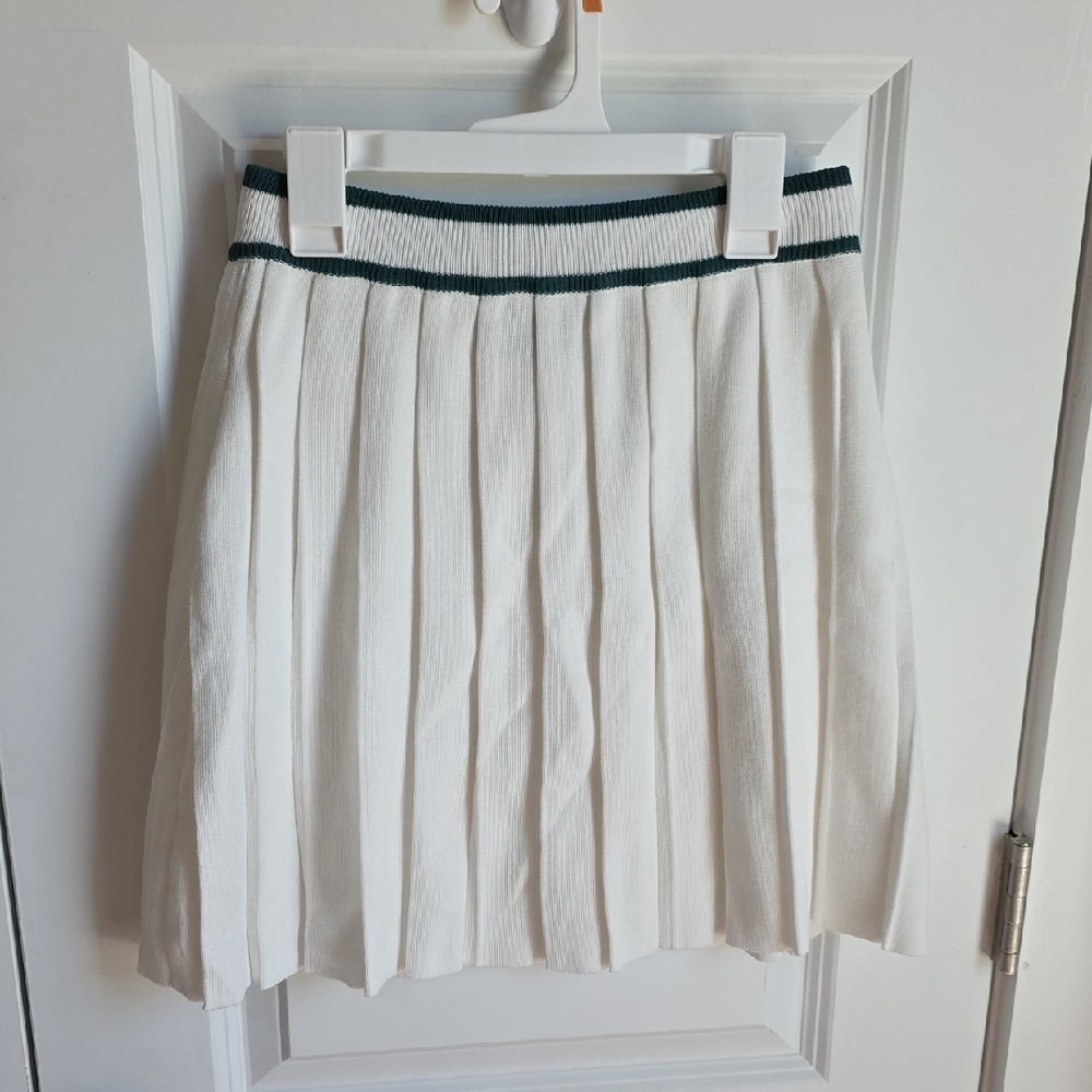 Cider White Tennis Pleated Skirt with Green Stripe Size Small NWOT
